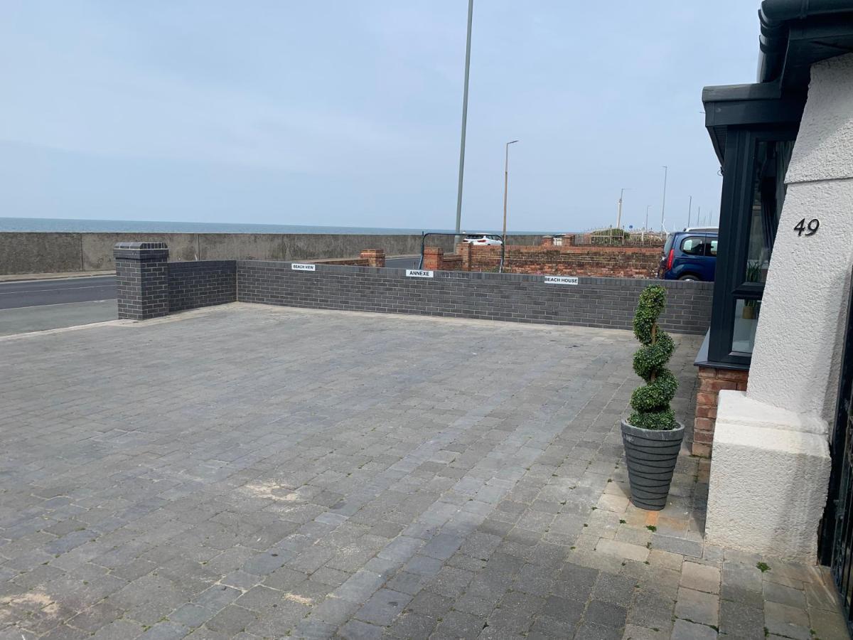 Beach House Apartment On Ground Floor With Sea View - Pet Friendly Cleveleys Exterior photo