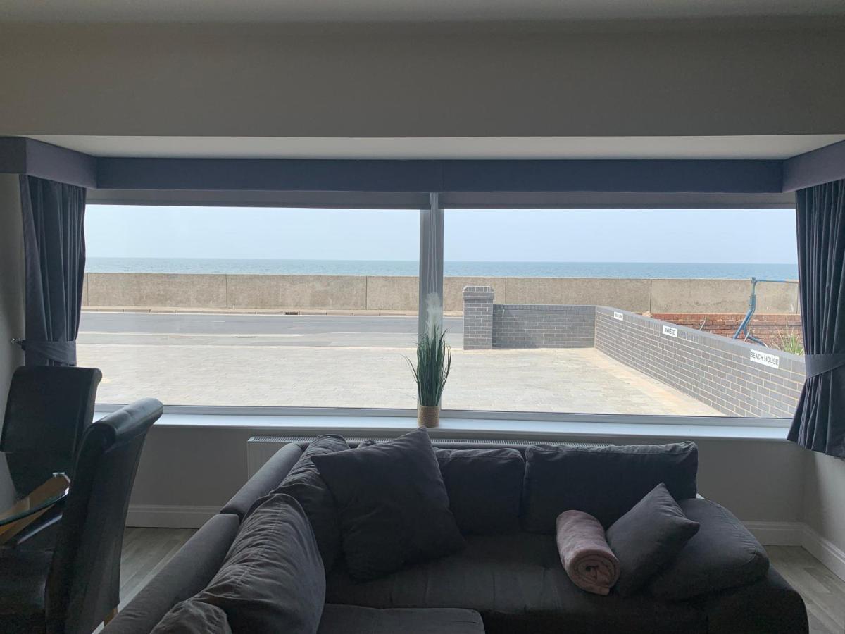 Beach House Apartment On Ground Floor With Sea View - Pet Friendly Cleveleys Exterior photo