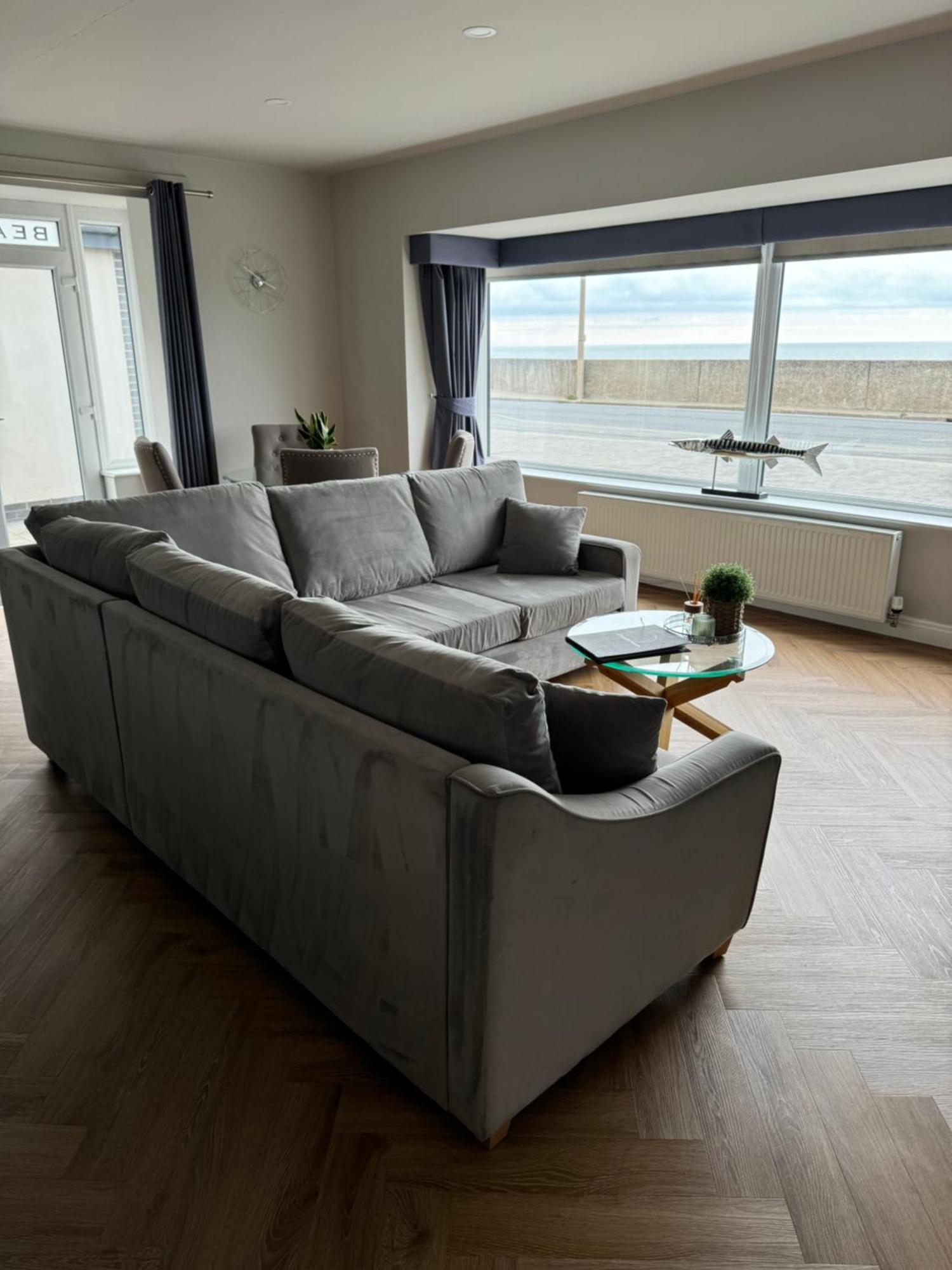 Beach House Apartment On Ground Floor With Sea View - Pet Friendly Cleveleys Exterior photo